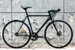 State Bicycle – 4130 Core-Line – The Matt Black -Boutique De Vélos fixie75 state bicycle 4130 fixed gear matte black 14