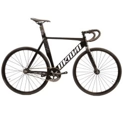 Unknown – Singularity – Noir