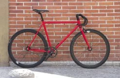 Fabrik – Kit Cadre – Rouge -Boutique De Vélos fixie75 FABRIK ROUGE3 1