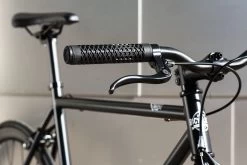 State Bicycle – Core Line – Wulf -Boutique De Vélos fixie75 state bicycle co matte black wulf fixie 10